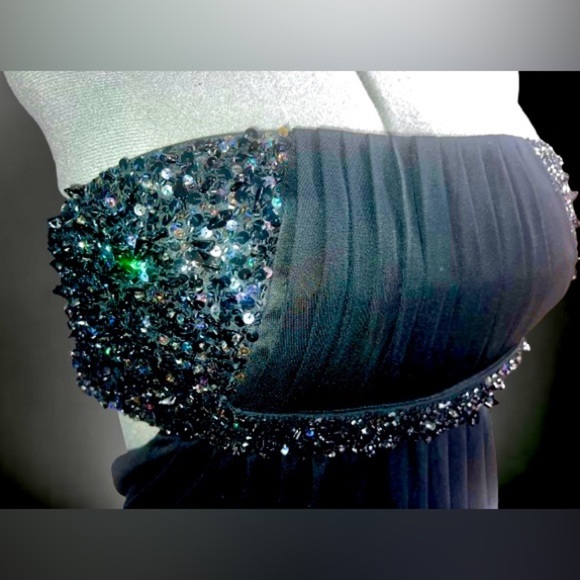 NWT, Strapless beaded bust gown; open, draped back, sz 8 - Picture 4 of 6